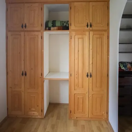 Hellenyi Apartment