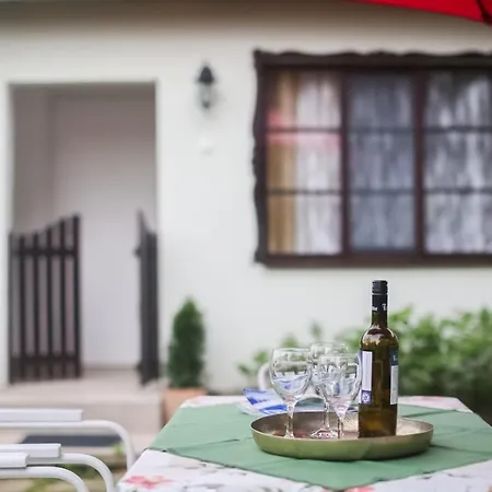 Hellenyi Apartment